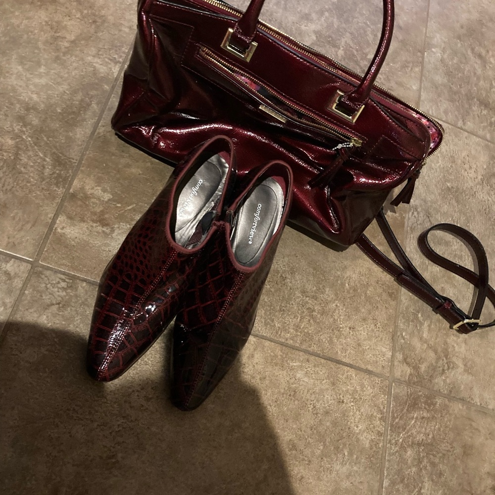 Comfort View Burgundy Booties & bonus matching Nine West Bag - Picture 6 of 10
